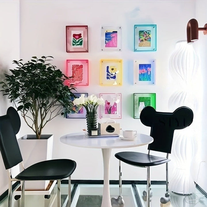 Minimalist Acrylic Photo Frame With Wall-Mounted Design