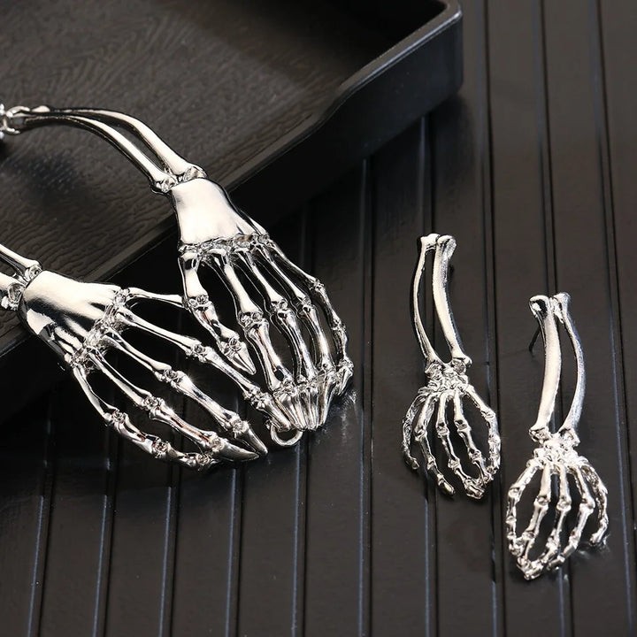 Verano Spooky necklace
