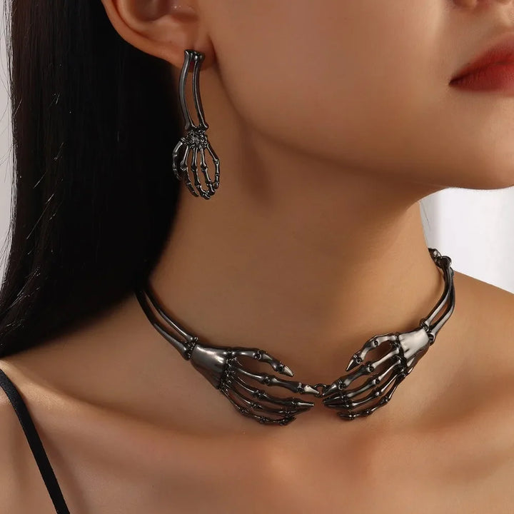 Verano Spooky necklace