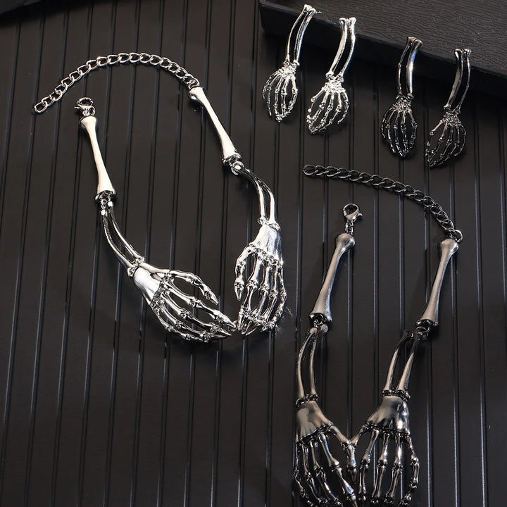Verano Spooky necklace