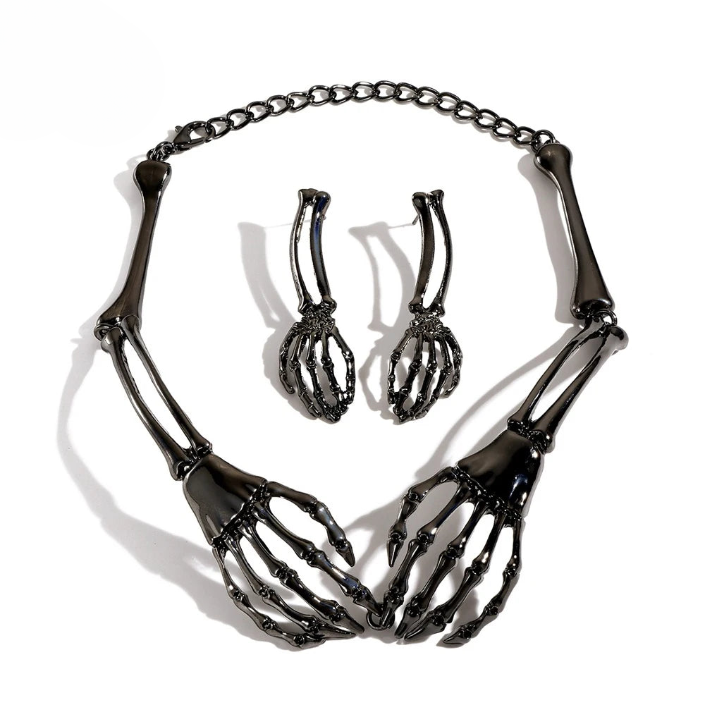 Verano Spooky necklace