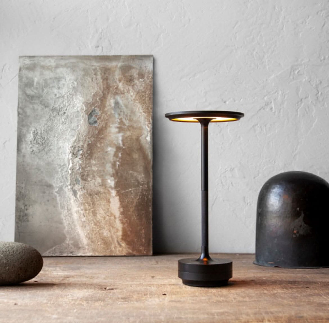 Minimalist Metal Table Lamp With Glossy Finish