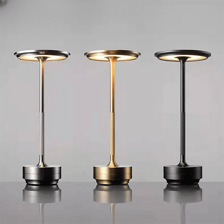 Minimalist Metal Table Lamp With Glossy Finish