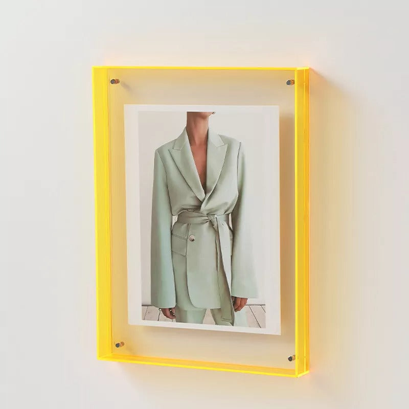 Minimalist Acrylic Photo Frame With Wall-Mounted Design